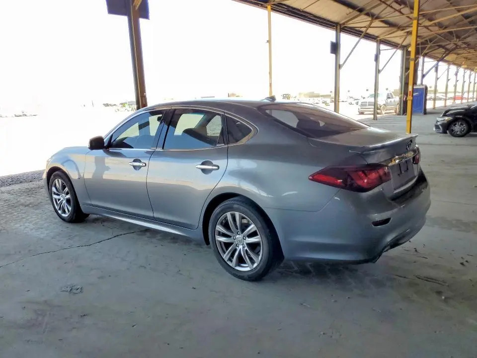 2019 INFINITI Q70 3.7 LUXE  