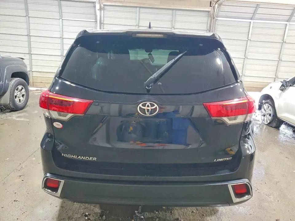 2017 TOYOTA HIGHLANDER LIMITED  