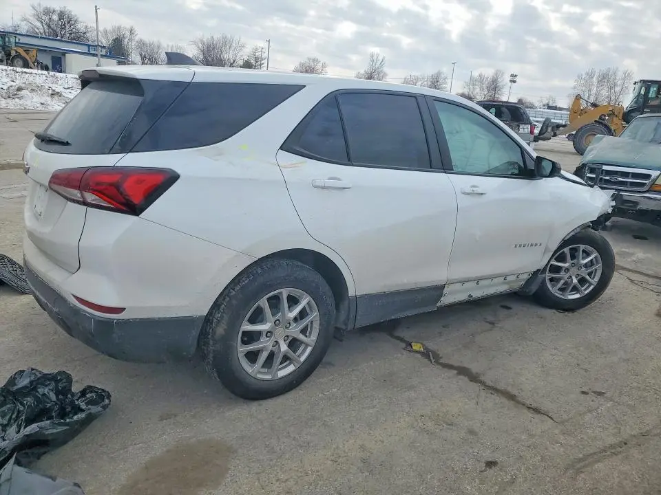 2022 CHEVROLET EQUINOX LS  