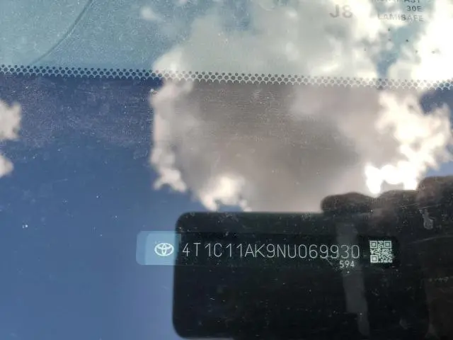 2022 TOYOTA CAMRY LE  