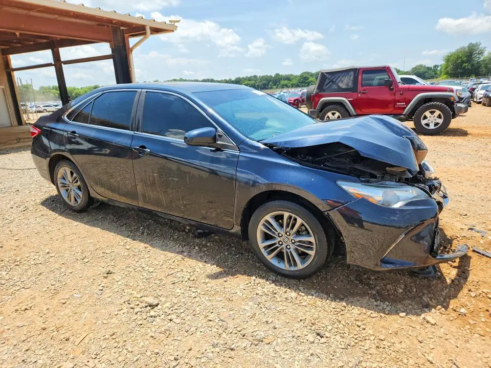 2016 TOYOTA CAMRY SE  
