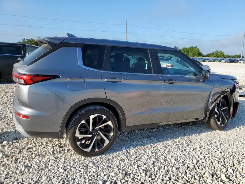 2022 MITSUBISHI OUTLANDER SE  
