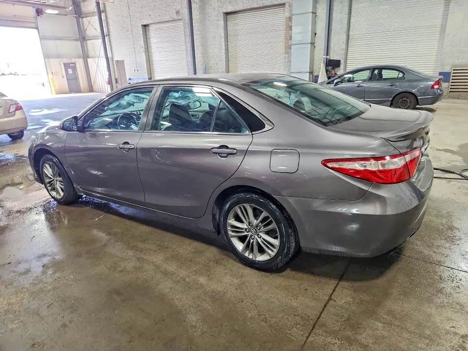 2017 TOYOTA CAMRY SE  