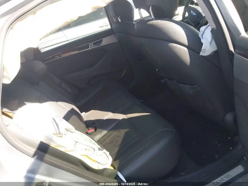 2015 HYUNDAI GENESIS 3.8