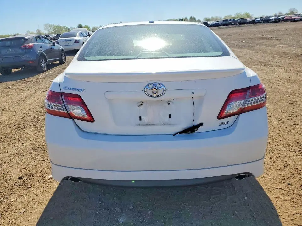 2010 TOYOTA CAMRY SE  