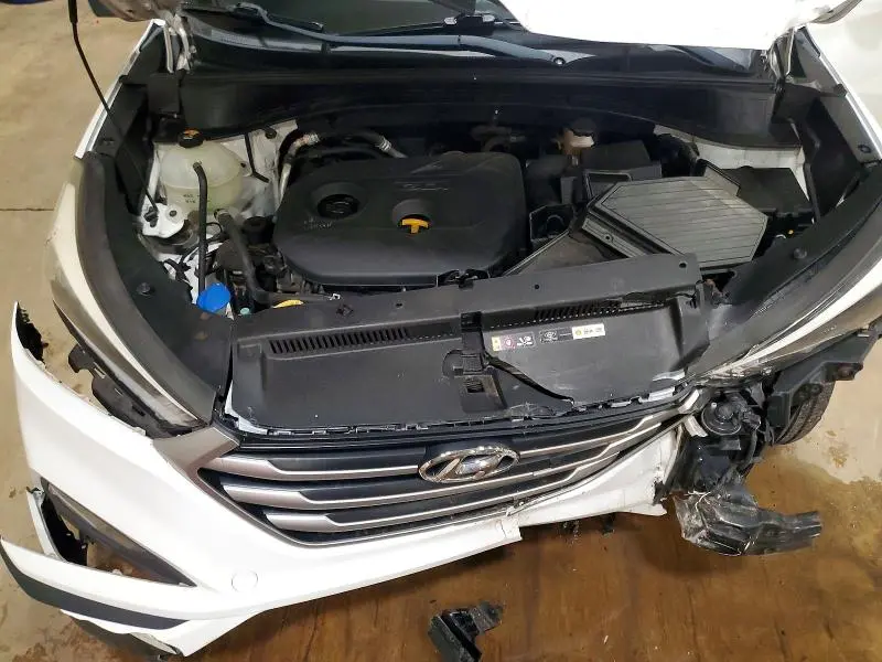 2017 HYUNDAI TUCSON SE PLUS  
