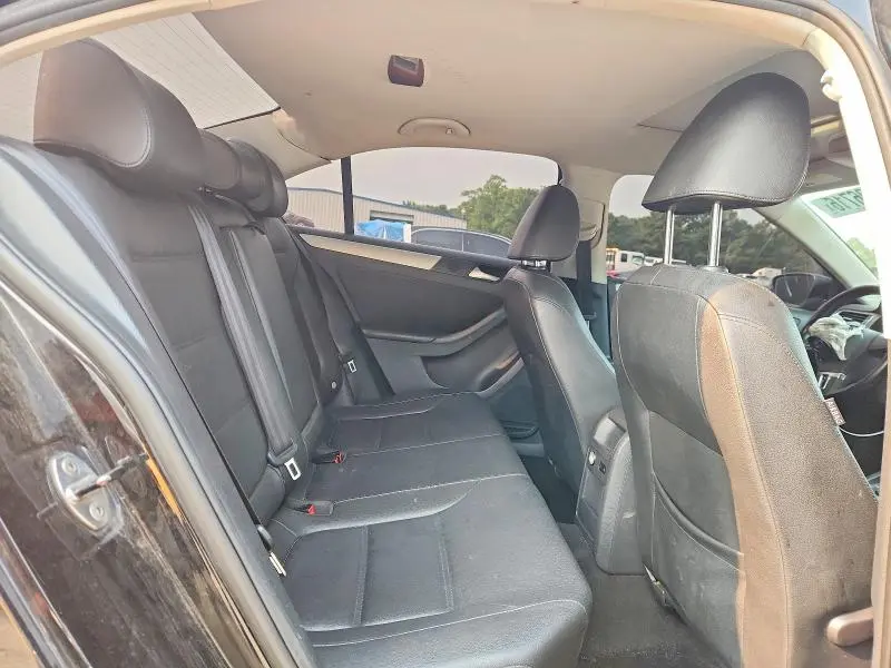 2013 VOLKSWAGEN JETTA SE  