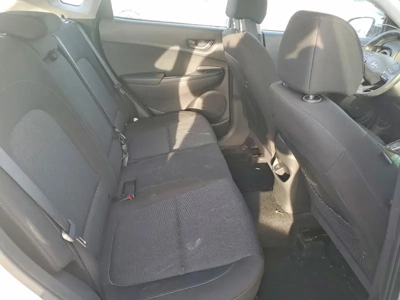 2023 HYUNDAI KONA SE  