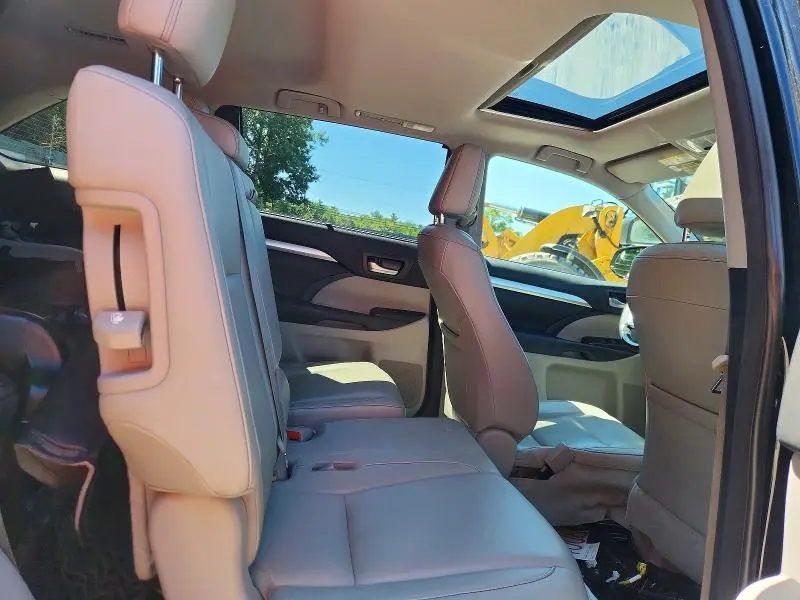 2018 TOYOTA HIGHLANDER XLE  
