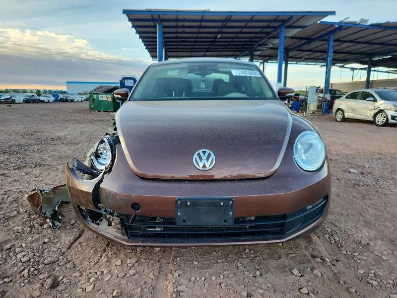 2016 VOLKSWAGEN BEETLE SE  