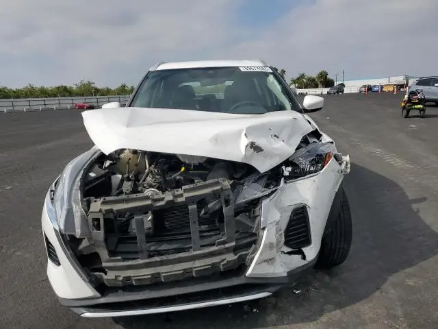 2021 NISSAN KICKS SV  