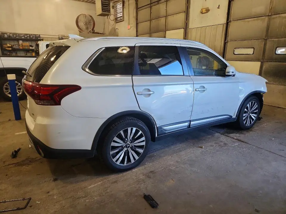2020 MITSUBISHI OUTLANDER SE  