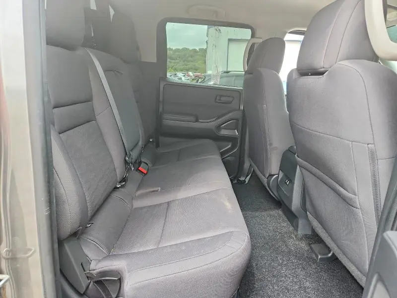 2022 NISSAN FRONTIER S  
