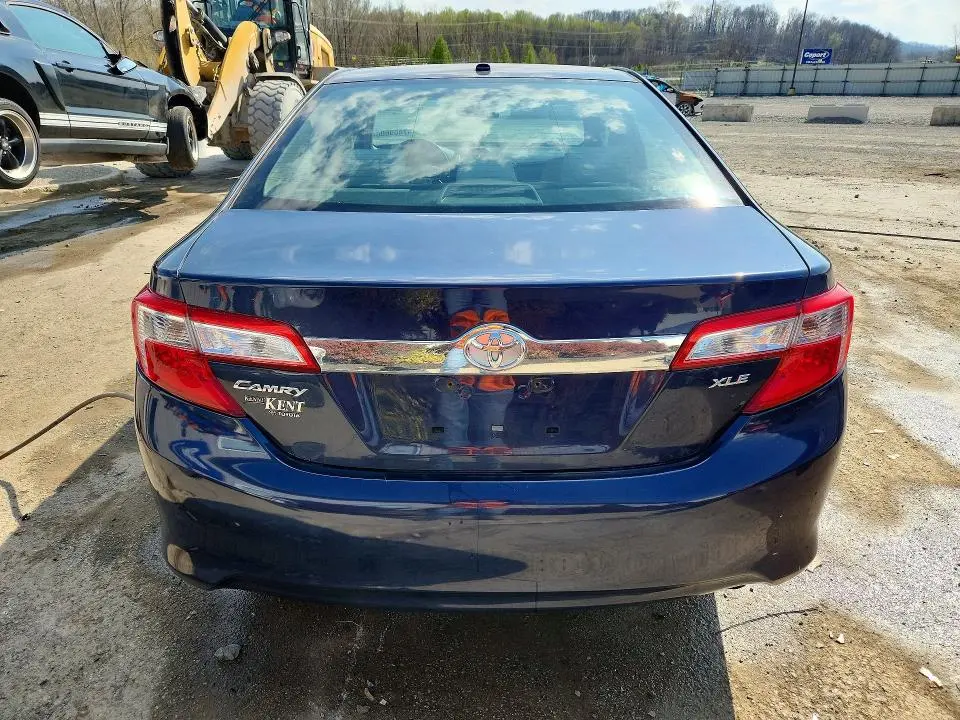 2014 TOYOTA CAMRY XLE  
