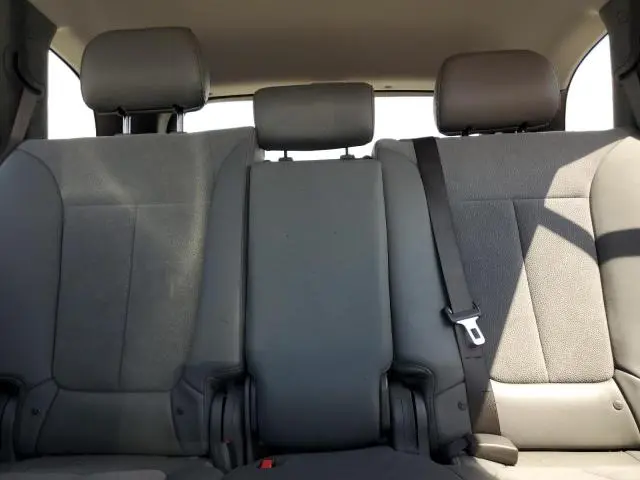2012 HYUNDAI SANTA FE SE  