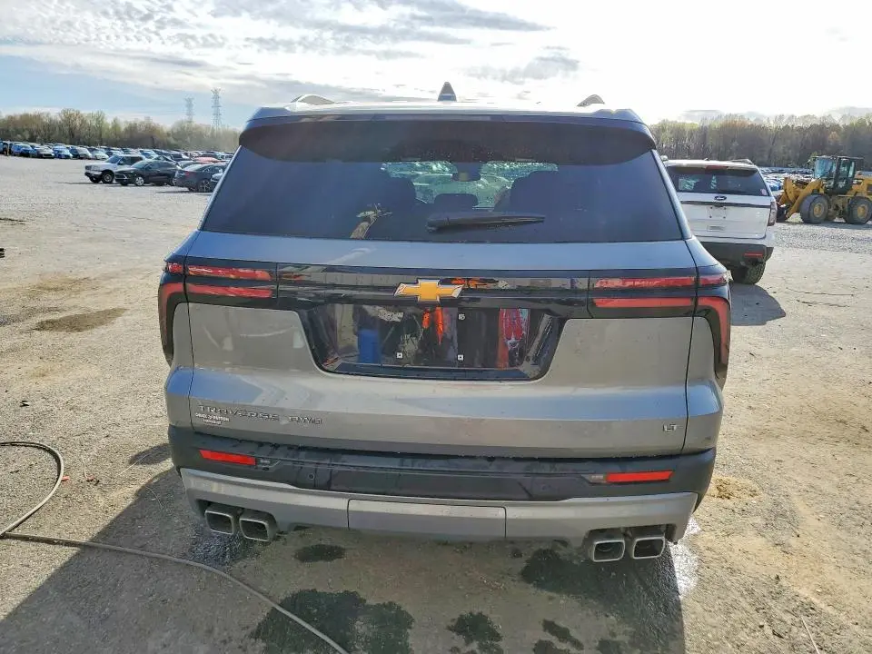2024 CHEVROLET TRAVERSE LT  