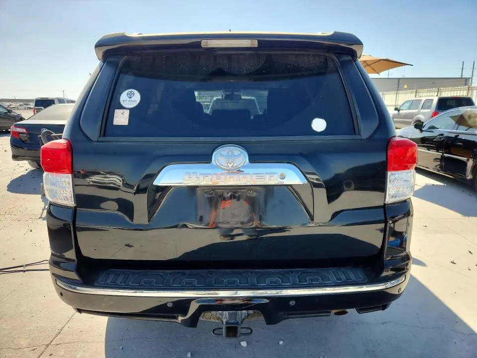 2011 TOYOTA 4RUNNER SR5  