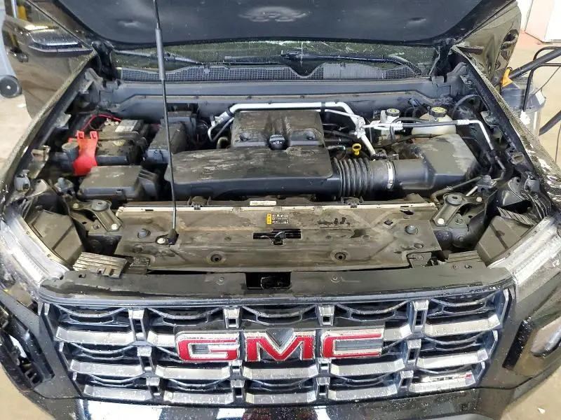 2023 GMC CANYON AT4  