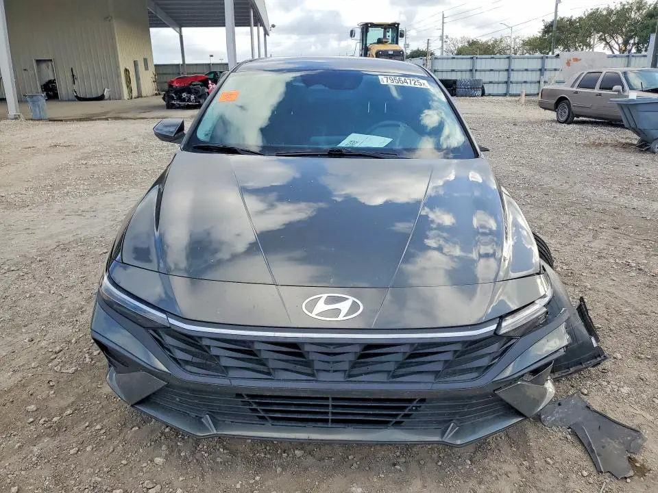 2024 HYUNDAI ELANTRA SEL  