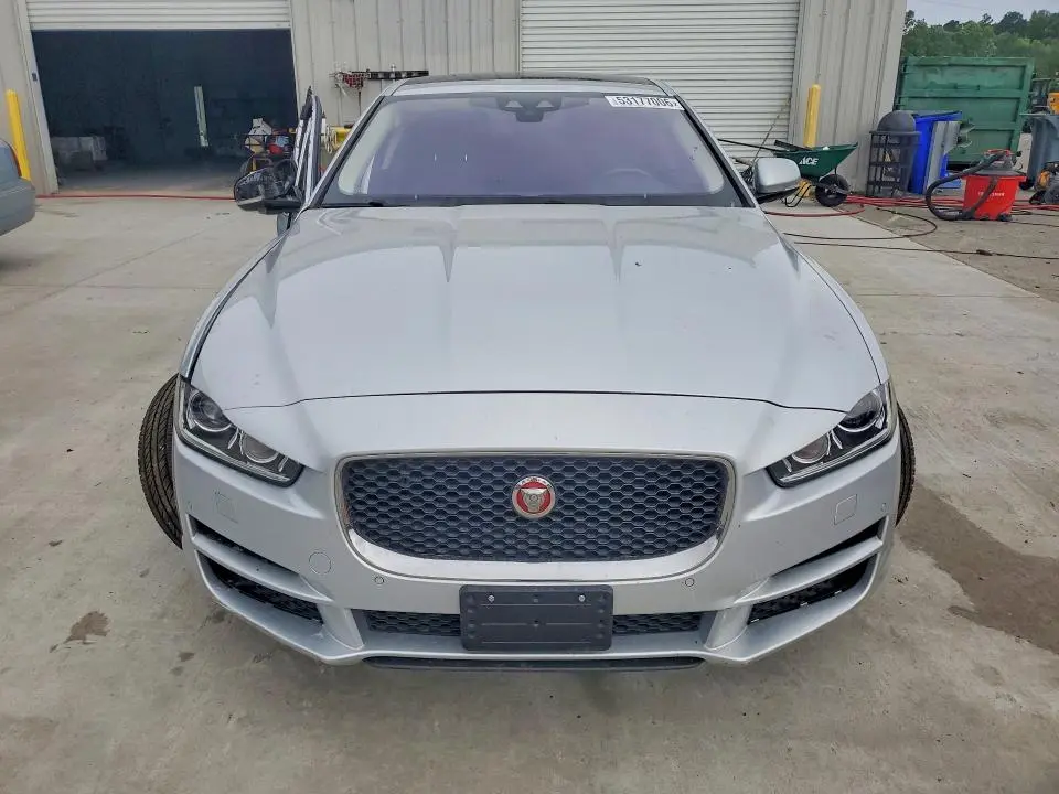 2017 JAGUAR XE PREMIUM  