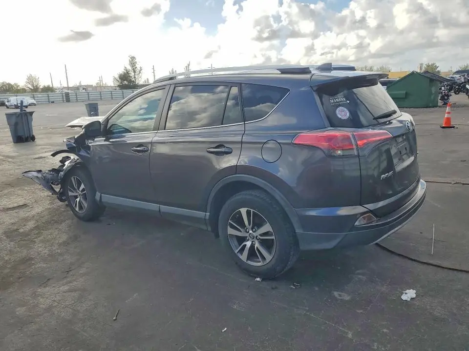 2018 TOYOTA RAV4 XLE  
