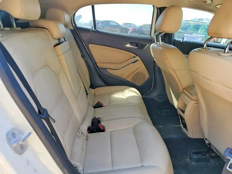 2015 MERCEDES-BENZ GLA 250  