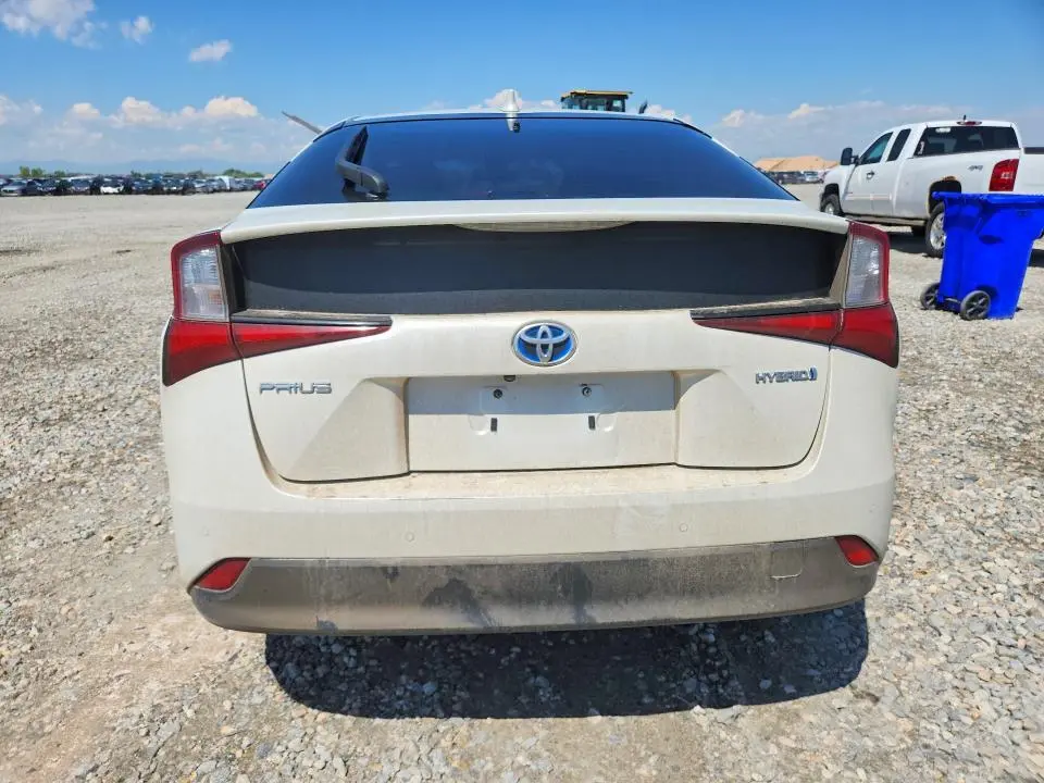 2019 TOYOTA PRIUS LE  