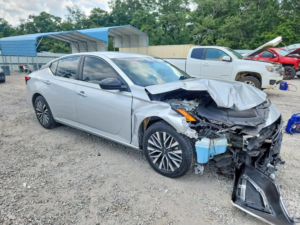 2024 NISSAN ALTIMA SV  