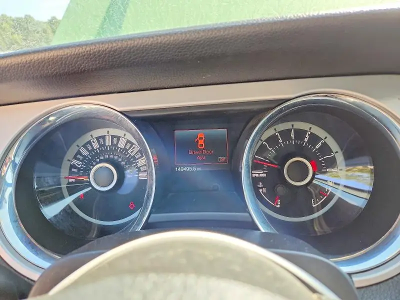 2013 FORD MUSTANG V6 CONVERTIBLE  