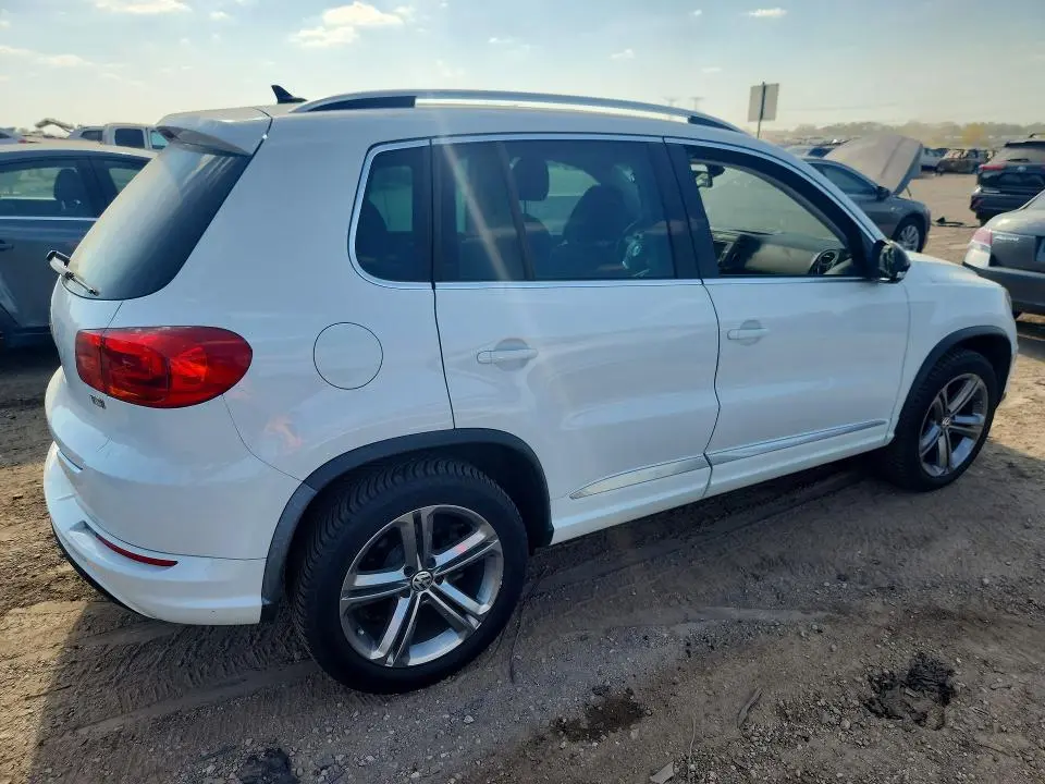 2017 VOLKSWAGEN TIGUAN SPORT  