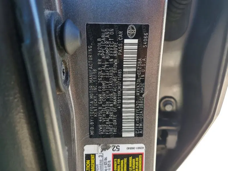 2019 TOYOTA CAMRY SE  