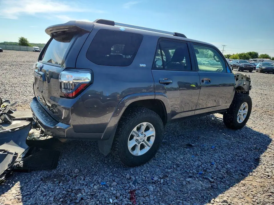 2021 TOYOTA 4RUNNER SR5  
