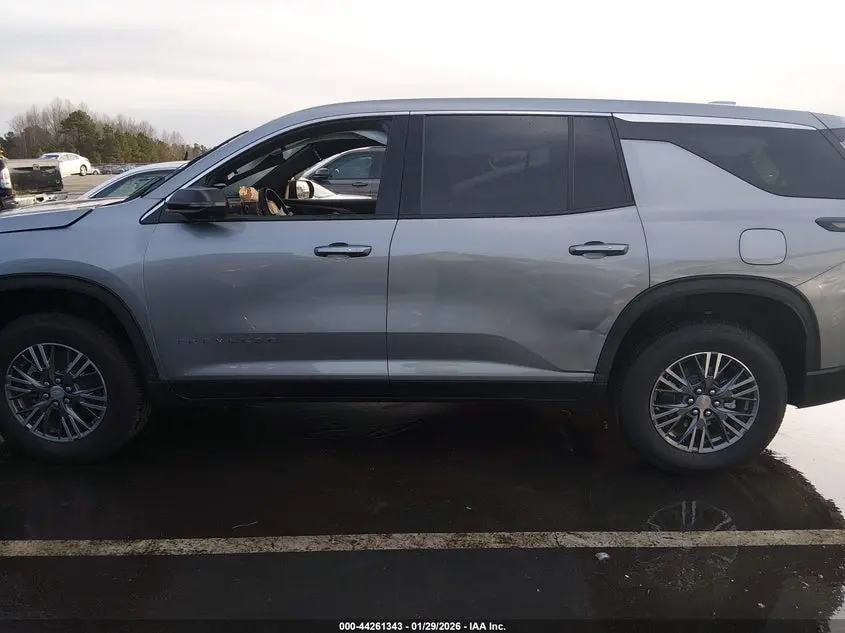 2024 CHEVROLET TRAVERSE FWD LS