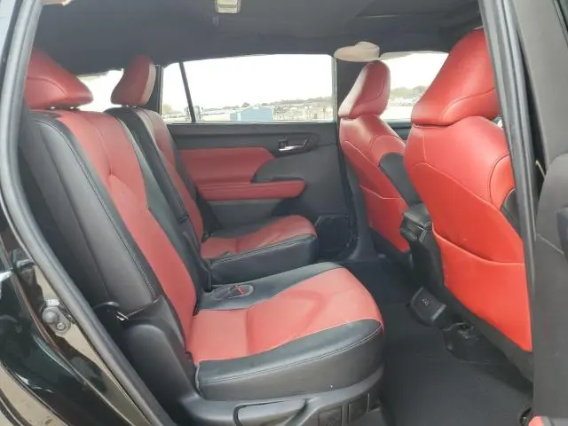 2022 TOYOTA HIGHLANDER XSE  