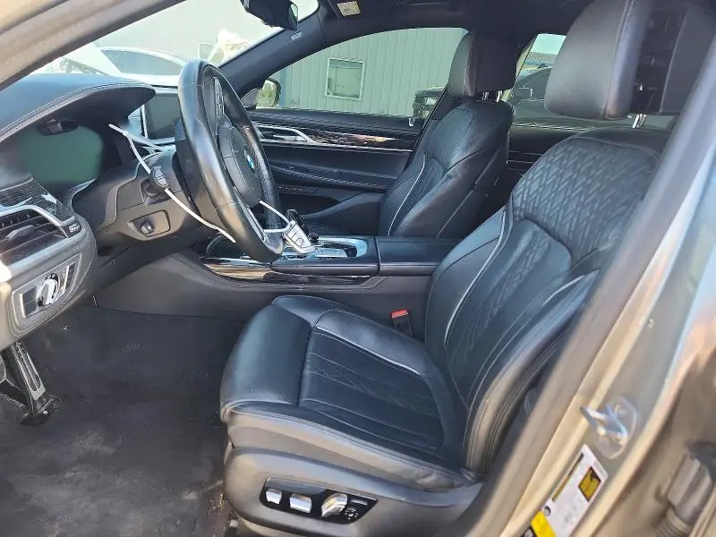 2020 BMW 750 XI  