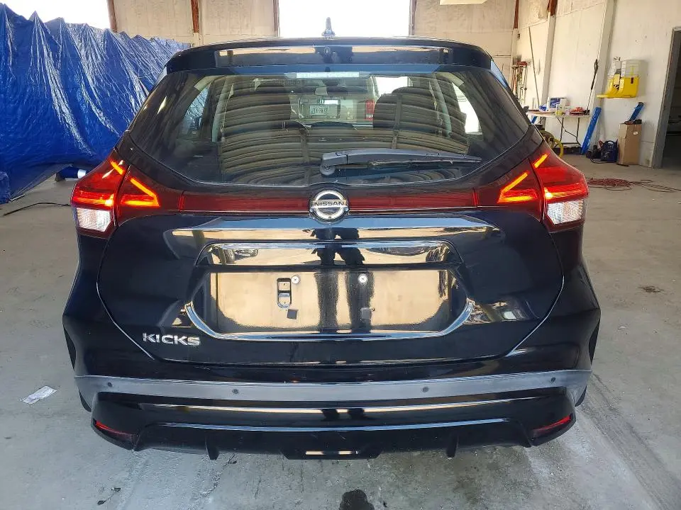 2021 NISSAN KICKS S  