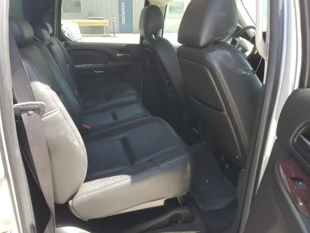 2012 CADILLAC ESCALADE EXT PREMIUM  