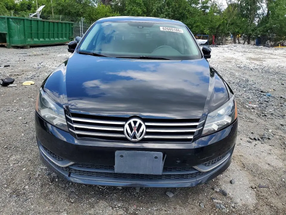 2013 VOLKSWAGEN PASSAT SE  