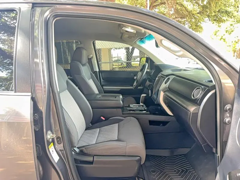 2016 TOYOTA TUNDRA CREWMAX SR5  