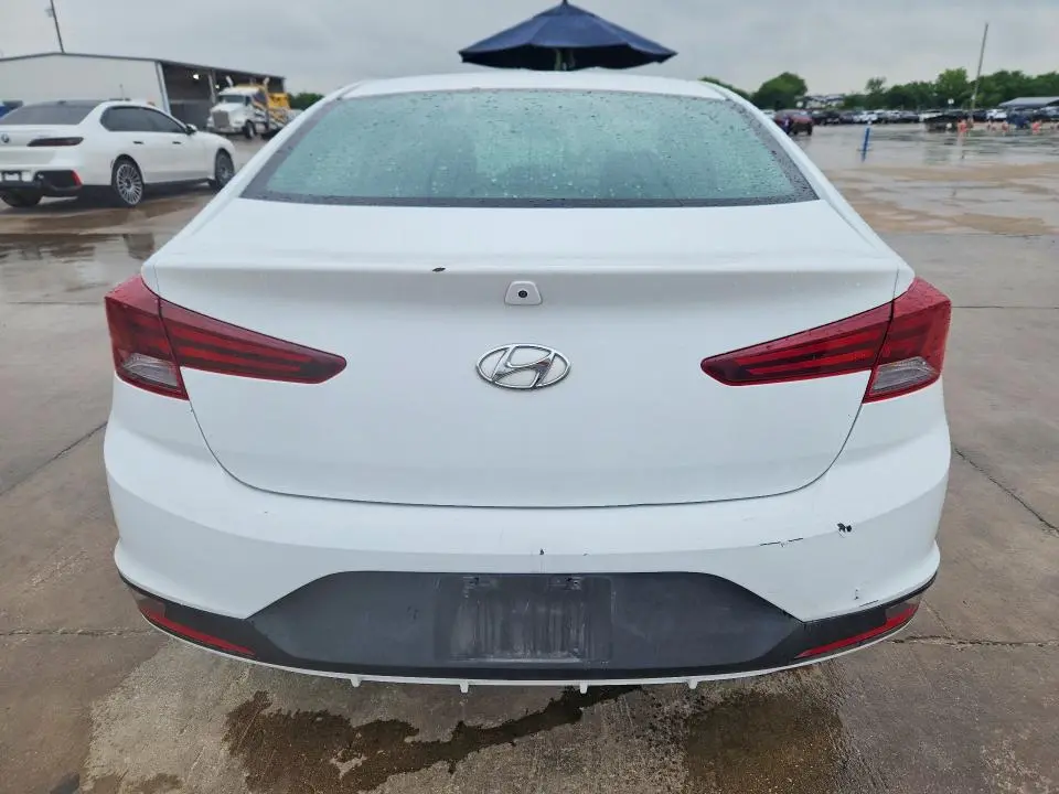 2019 HYUNDAI ELANTRA SE  
