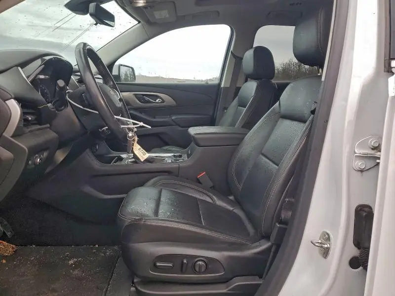 2021 CHEVROLET TRAVERSE LT  