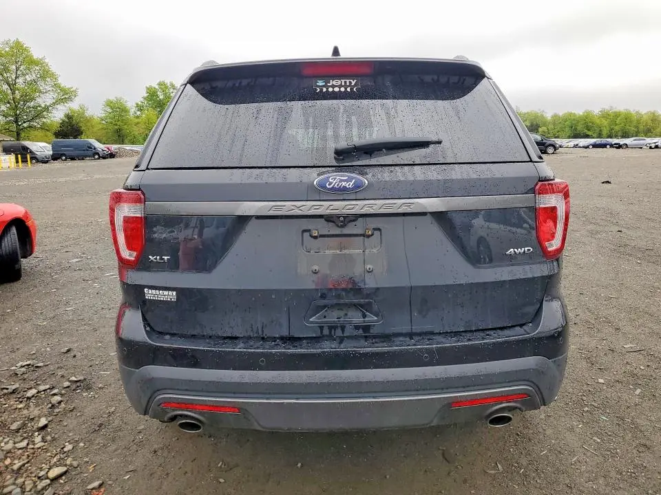 2017 FORD EXPLORER XLT  