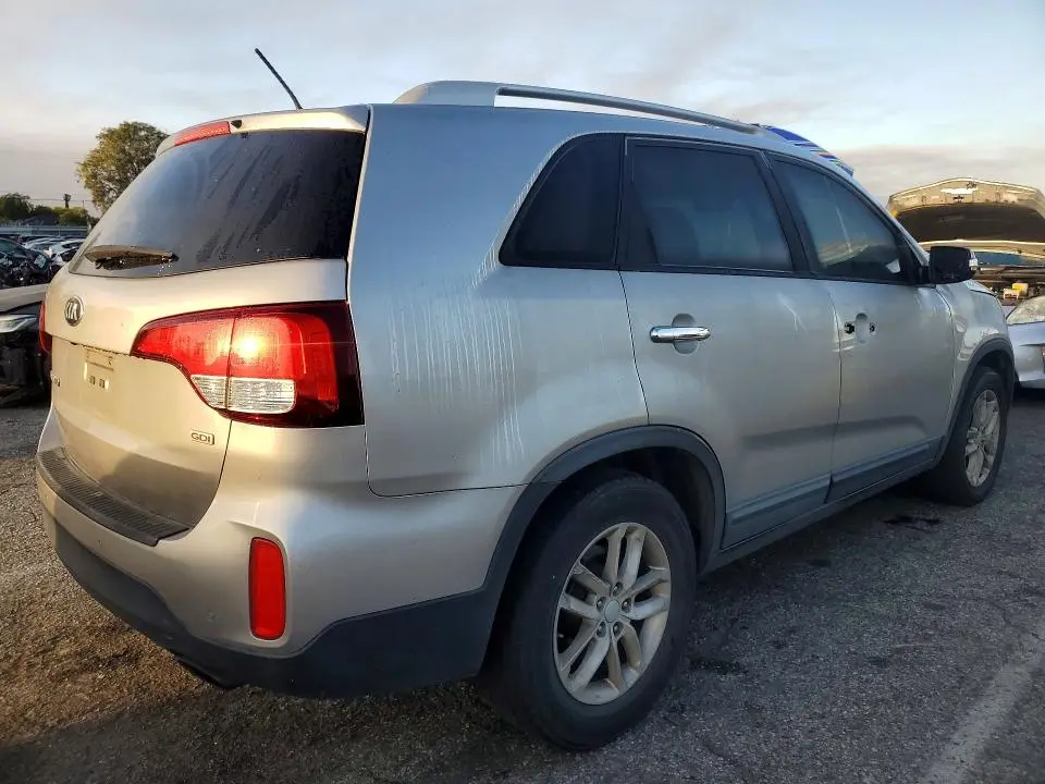 2015 KIA SORENTO LX  