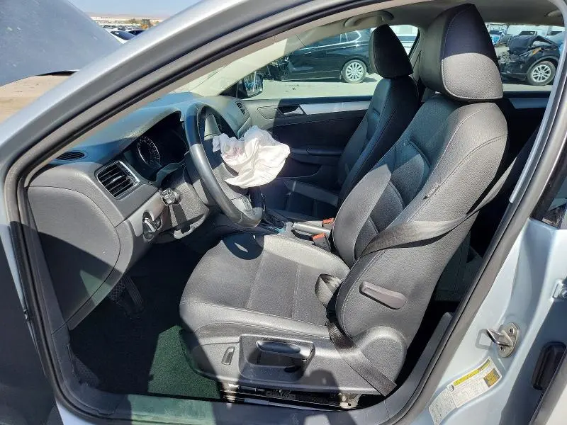 2013 VOLKSWAGEN JETTA SE  