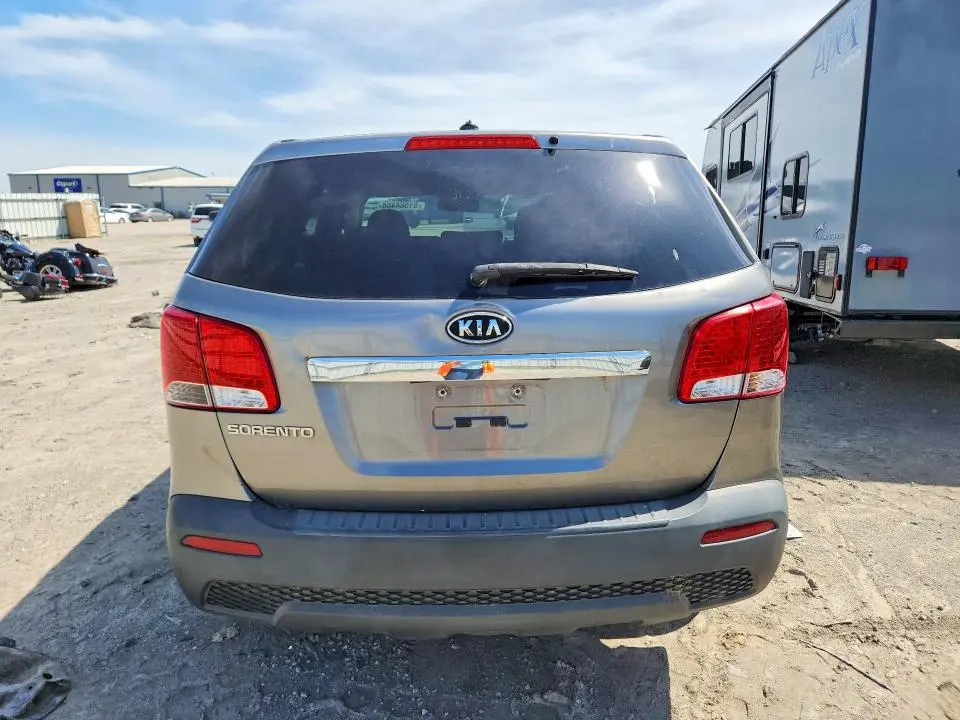 2011 KIA SORENTO LX  