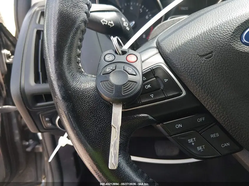 2015 FORD FOCUS SE
