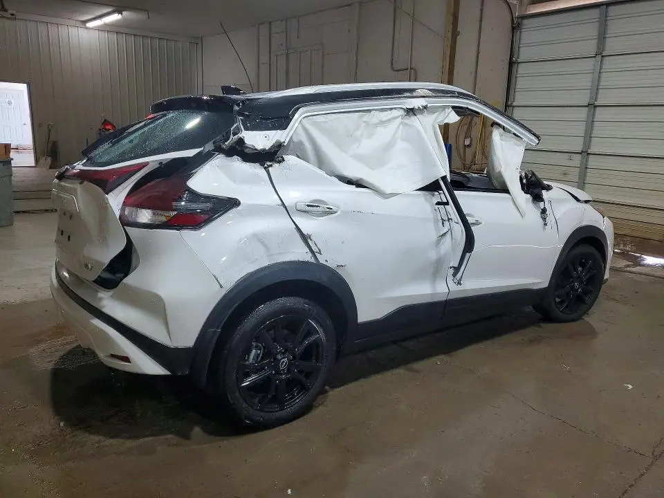 2023 NISSAN KICKS SV  