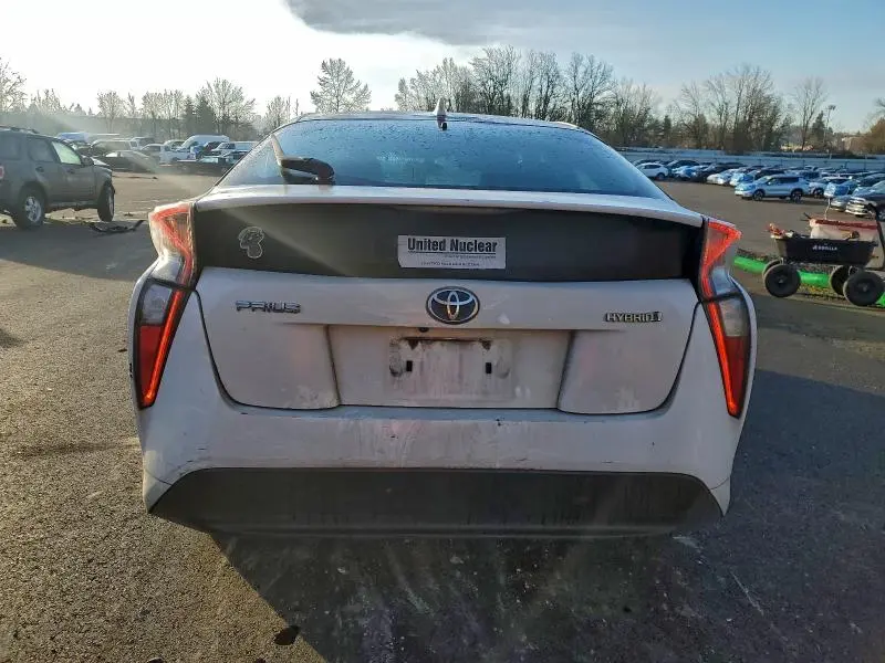 2016 TOYOTA PRIUS   