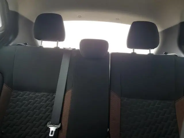 2021 NISSAN KICKS SR