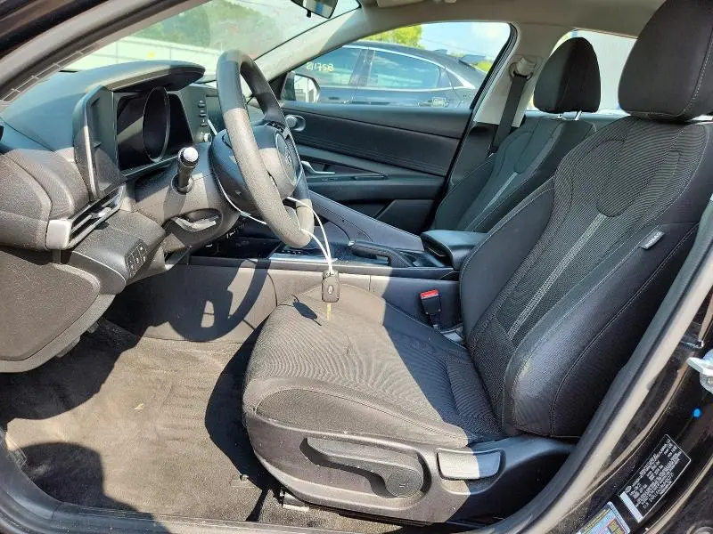 2021 HYUNDAI ELANTRA SE  